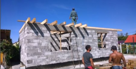 Как построить дом из бетонных блоков своими руками