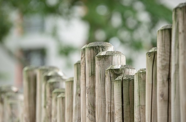 Деревянный декоративный забор