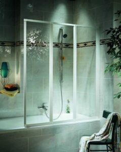Стеклянные шторки для ванны: функциональность, эстетика и критерии выбора